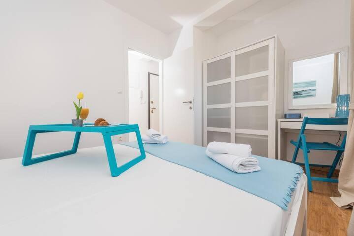 Blue sky, modern sea view apartment Novalja Exterior foto