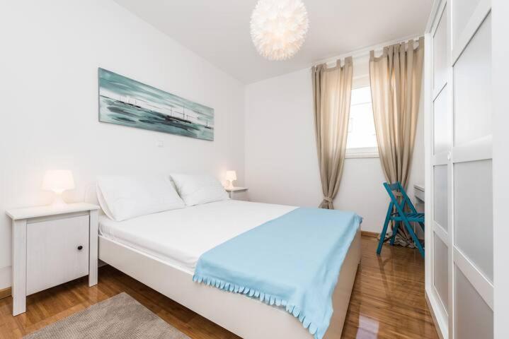 Blue sky, modern sea view apartment Novalja Exterior foto